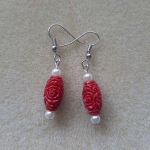 Red rose w/ pearls earrings